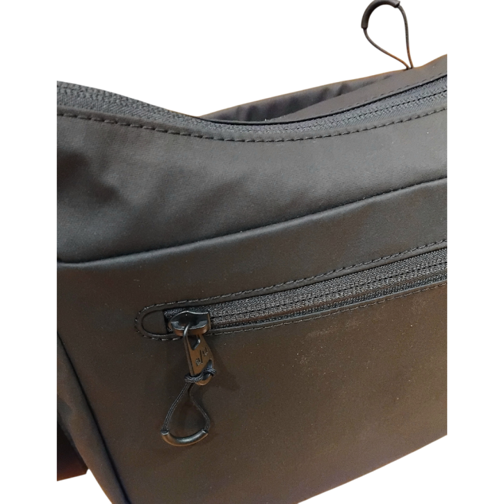 Aunts & Uncles Nanuki RE LITE Umhängetasche black